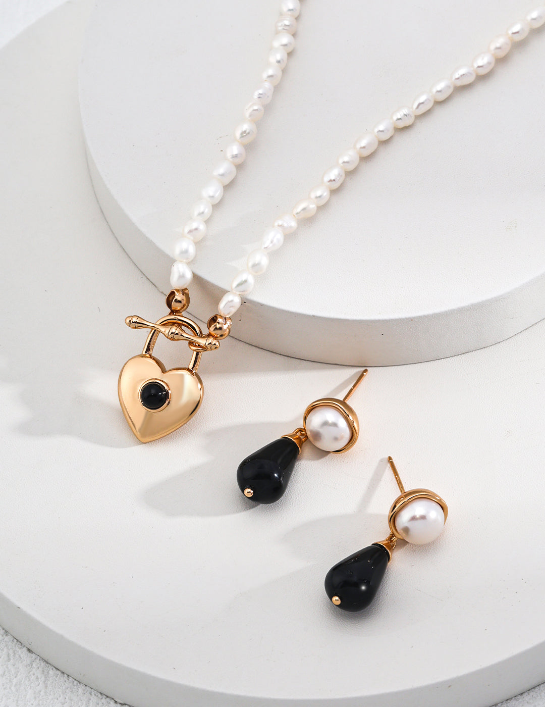 Black Agate Drop Pearl Earring