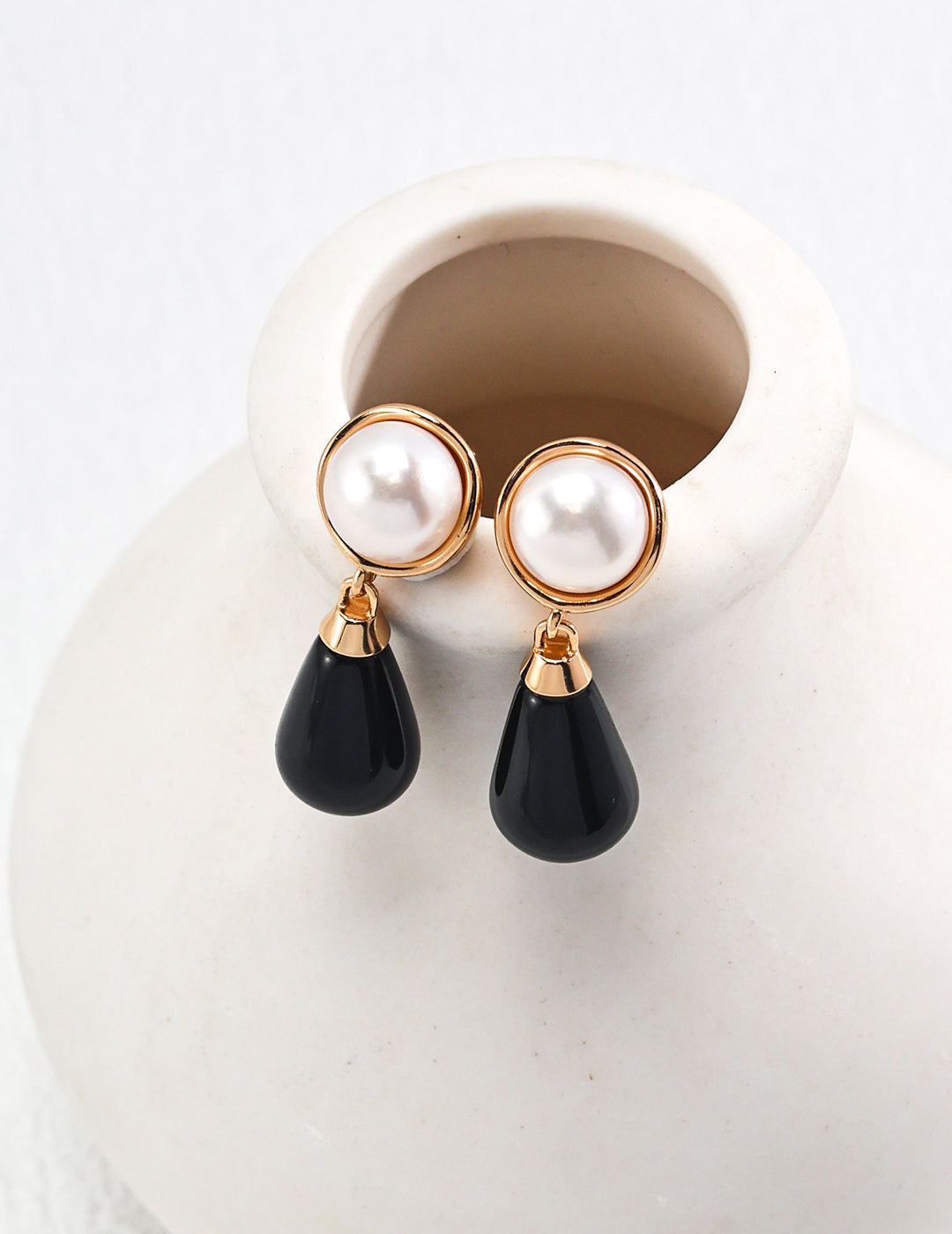 Black Agate Drop Pearl Earring
